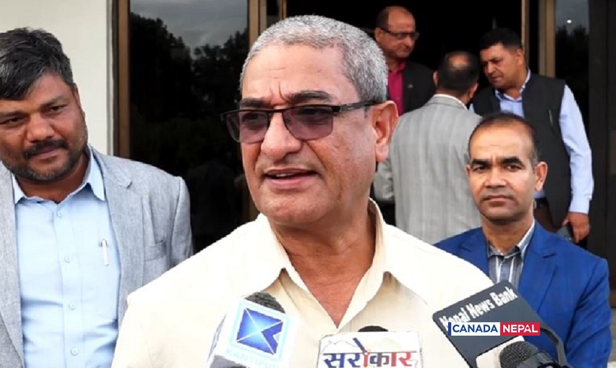 प्रचण्डलाई रमेश लेखकको उत्तर– धुल चेहेरापे थे, हम आइना साफ कर्ता रहा 